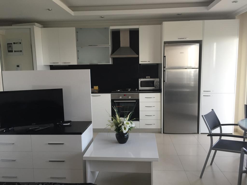 Апартаменты Sea View Studio In Orion Garden Авсаллар Номер фото